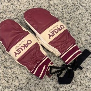 Oakley Snowboarding Mittens